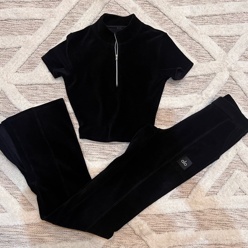 Set! ALO OUTFIT Micro Corduroy Flare Pant XS matching Crop Top XXS Black - Picture 4 of 8